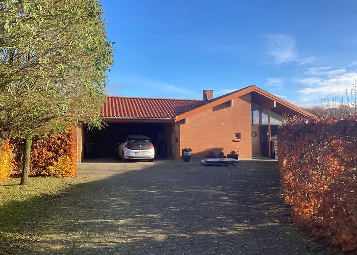 Vaerelse, Bad Og Toilet I Villa