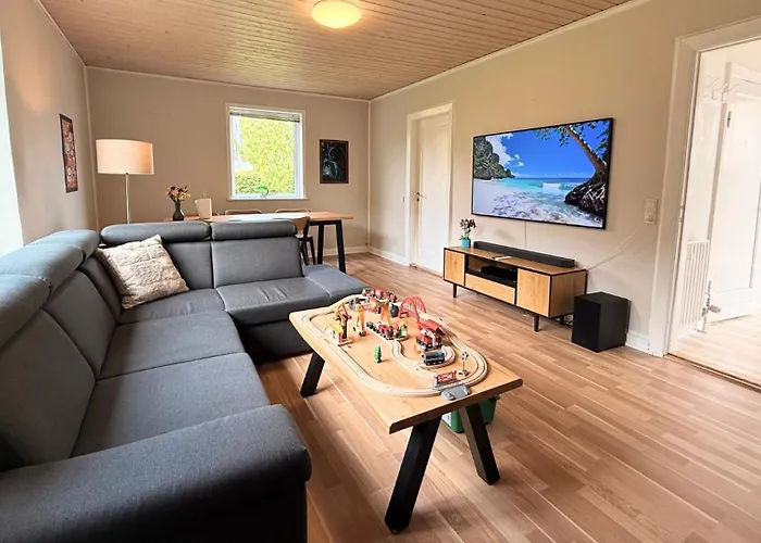Charming Family-Friendly Villa Near Lalandia, Puttgarden